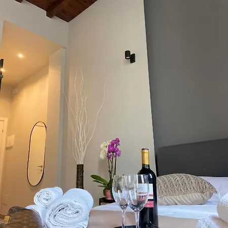 Konukevi Soha Piazza Di Spagna Boutique Roma
