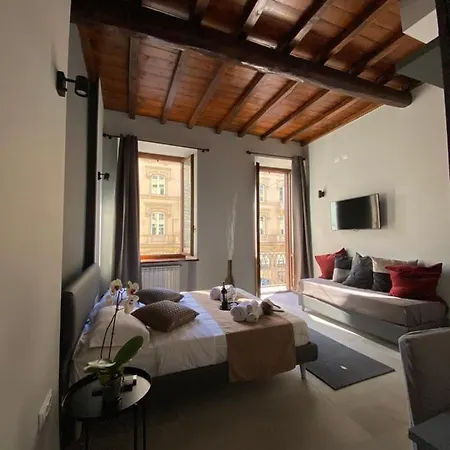 Soha Piazza Di Spagna Boutique 4* Rom