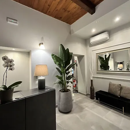 Soha Piazza Di Spagna Boutique 4*